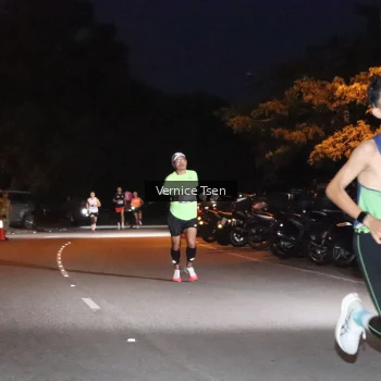 Runner Photo 3701685