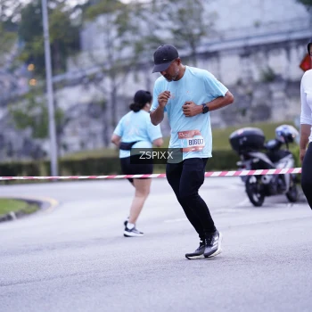 Runner Photo 3701694