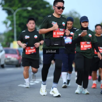 Runner Photo 3701725