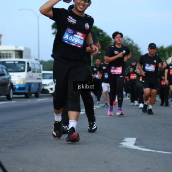 Runner Photo 3701771