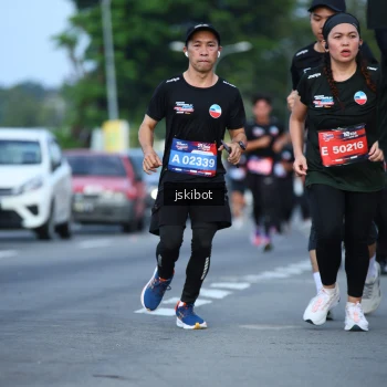 Runner Photo 3701835