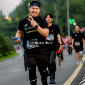 Runner Photo 3701885