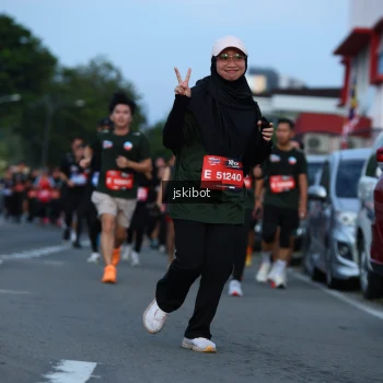 Runner Photo 3701975