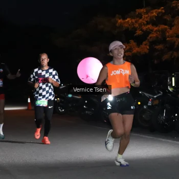 Runner Photo 3702005