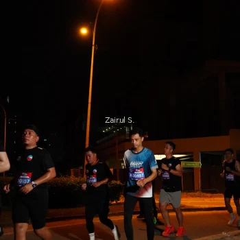 Runner Photo 3702010