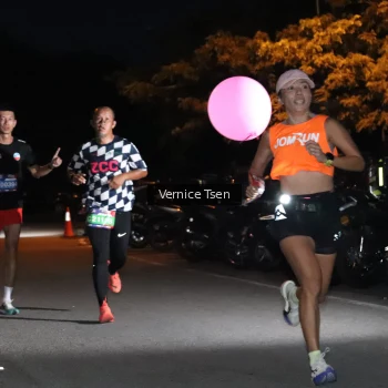Runner Photo 3702031