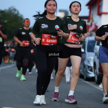 Runner Photo 3702036