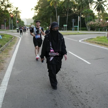 Runner Photo 3702072