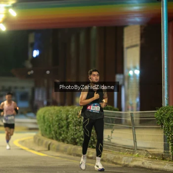 Runner Photo 3702077