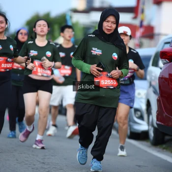 Runner Photo 3702096
