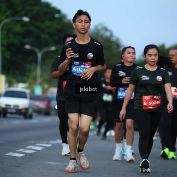 Runner Photo 3702203