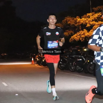 Runner Photo 3702210