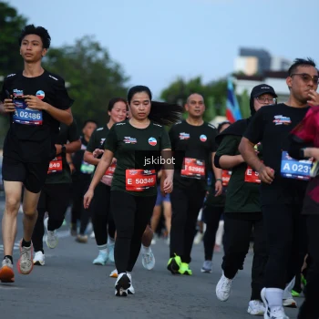 Runner Photo 3702211