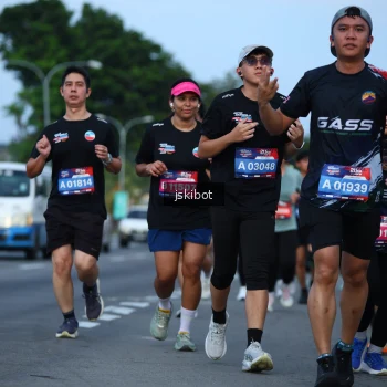Runner Photo 3702247