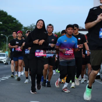 Runner Photo 3702272