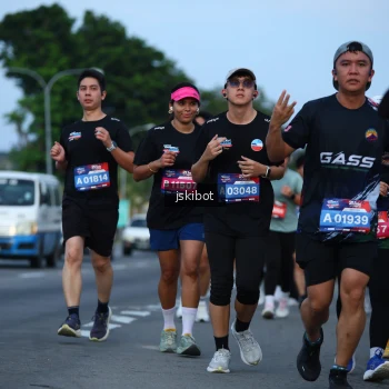 Runner Photo 3702273