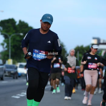 Runner Photo 3702296