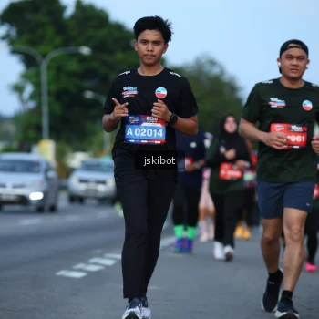 Runner Photo 3702330