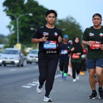 Runner Photo 3702337