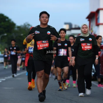 Runner Photo 3702371