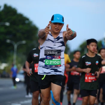 Runner Photo 3702416