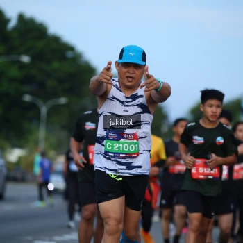 Runner Photo 3702421