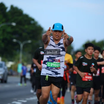 Runner Photo 3702424