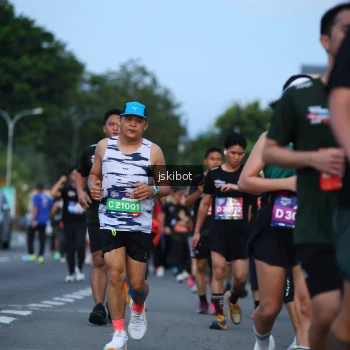 Runner Photo 3702433