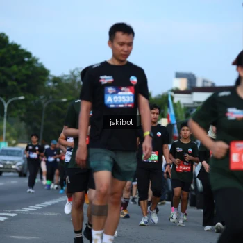 Runner Photo 3702449