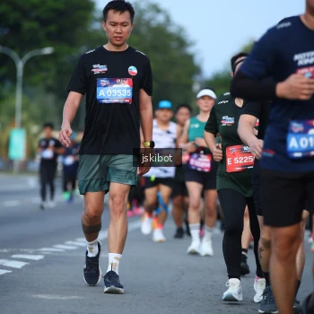 Runner Photo 3702466