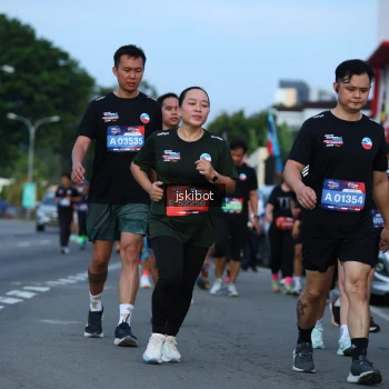 Runner Photo 3702468