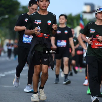 Runner Photo 3702493