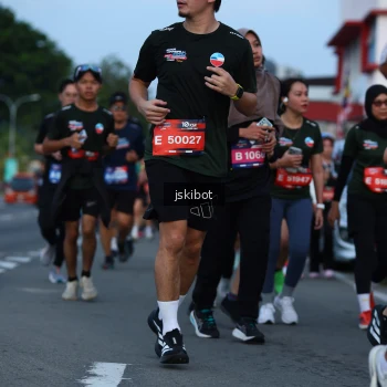 Runner Photo 3702510
