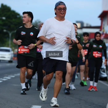 Runner Photo 3702534