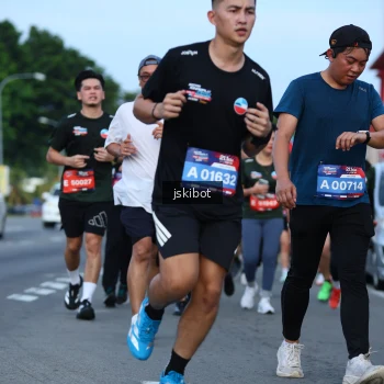 Runner Photo 3702554