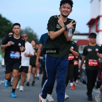 Runner Photo 3702572
