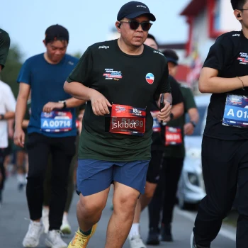 Runner Photo 3702592