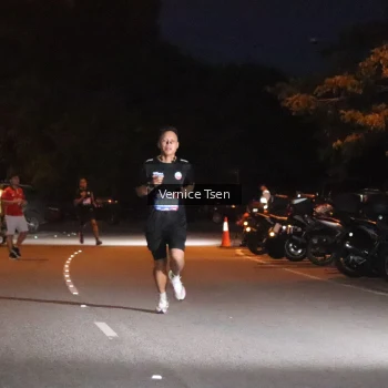 Runner Photo 3702611