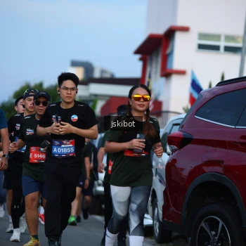 Runner Photo 3702631