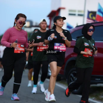 Runner Photo 3702655