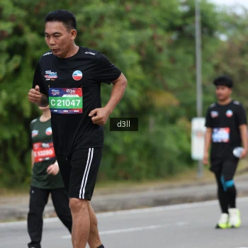 Runner Photo 3702665