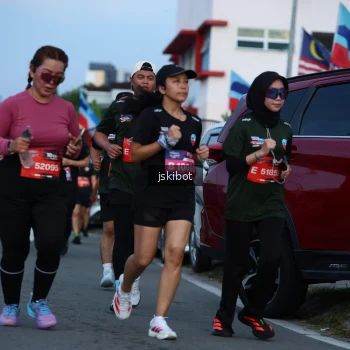 Runner Photo 3702676