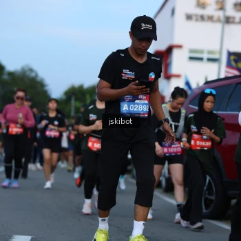 Runner Photo 3702743