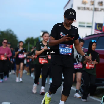 Runner Photo 3702748