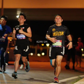 Runner Photo 3702750