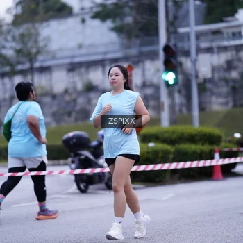 Runner Photo 3702755