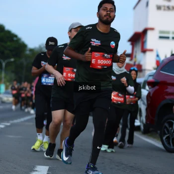 Runner Photo 3702774