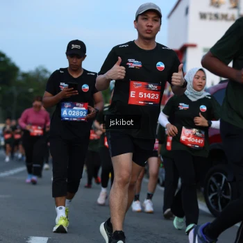 Runner Photo 3702781