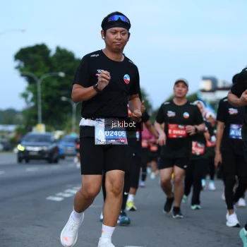 Runner Photo 3702786