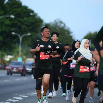 Runner Photo 3702846